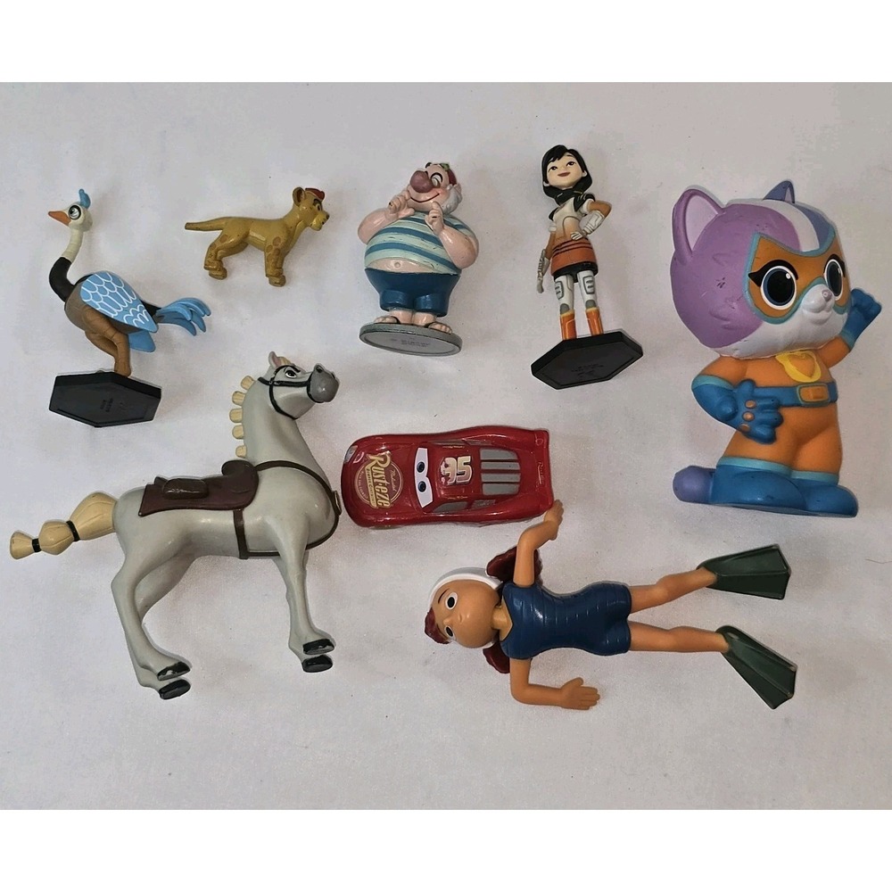 Lot Of 8 Misc Disney Figures, PVC Toys Bitsy Kian‎ Phoebe Giulia Maximus & More